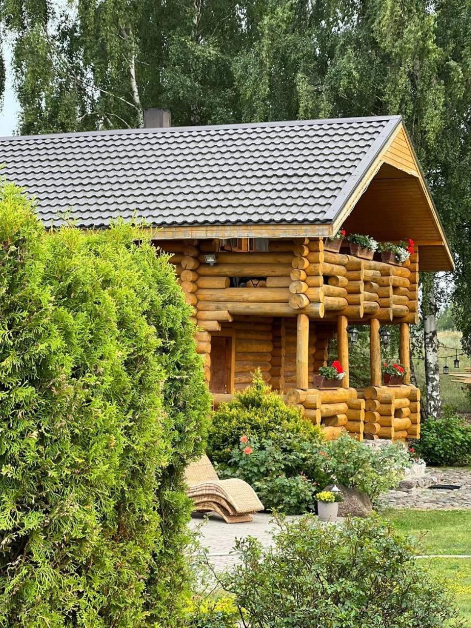 Grinvalti House *